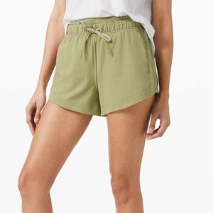 Lululemon Inner glow high-rise short 3” vista green